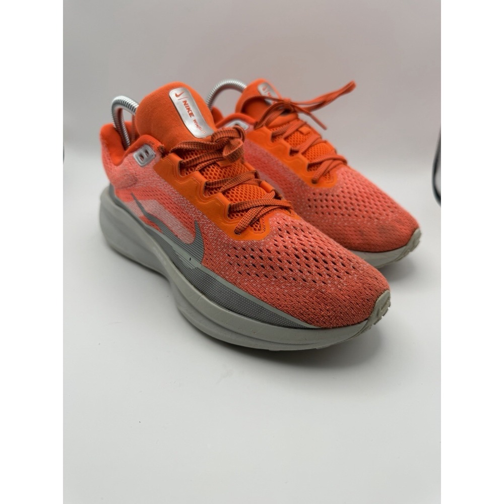 Nike Air Winflo 11 Premium Women's Size 8.5 Hyper Crimson Metallic Silver